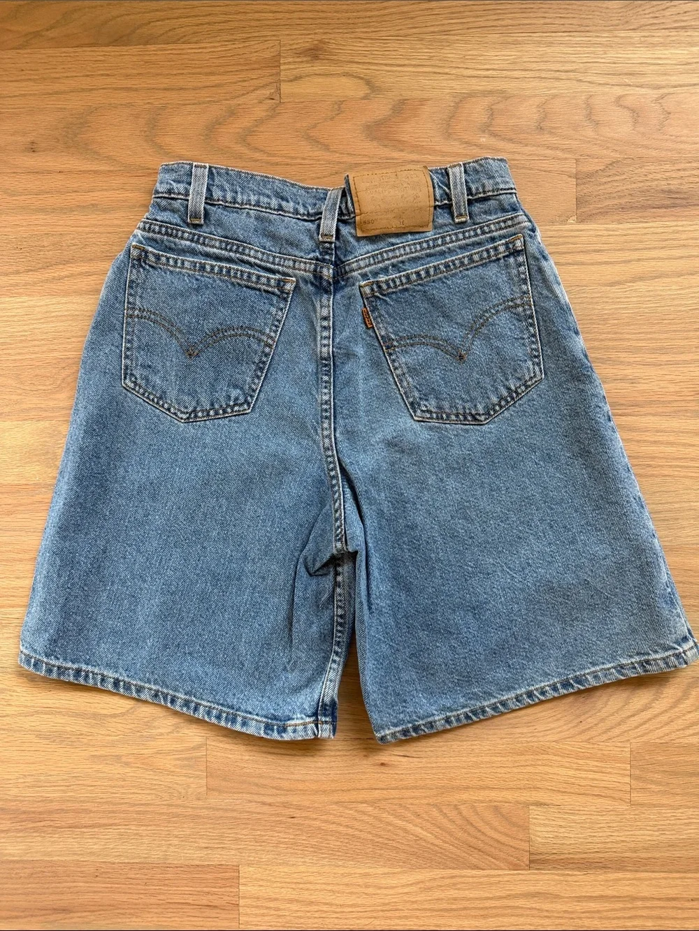 Vintage Levi’s Orange Tab 550 Relaxed Fit Denim Shorts Women’s 16